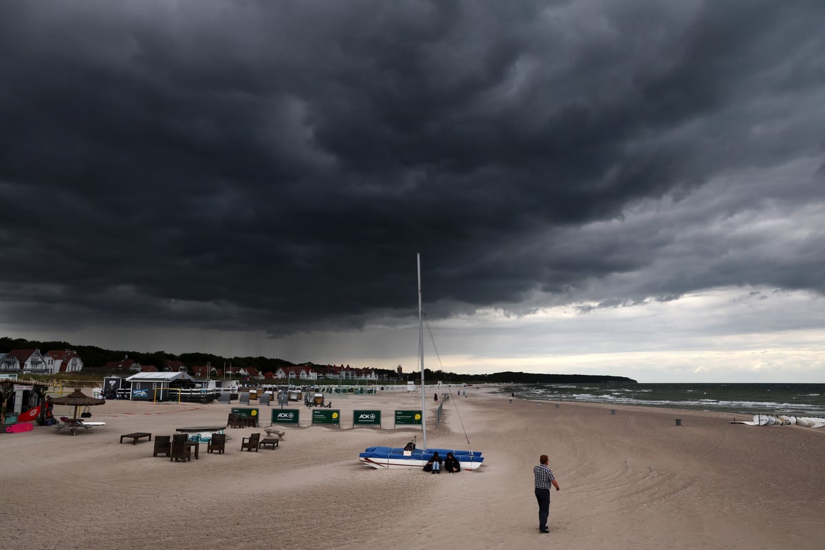 Gewitterfront bringt Hagel, Sturm und große Wassermengen über Deutschland!
