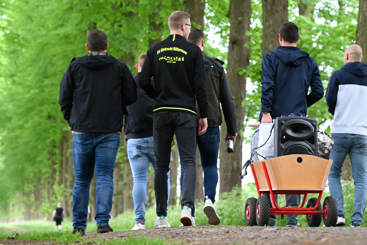 K Ln Wetter Bollerwagen Oder Regenschirm So Wird Das Wetter Am Vatertag In Nrw