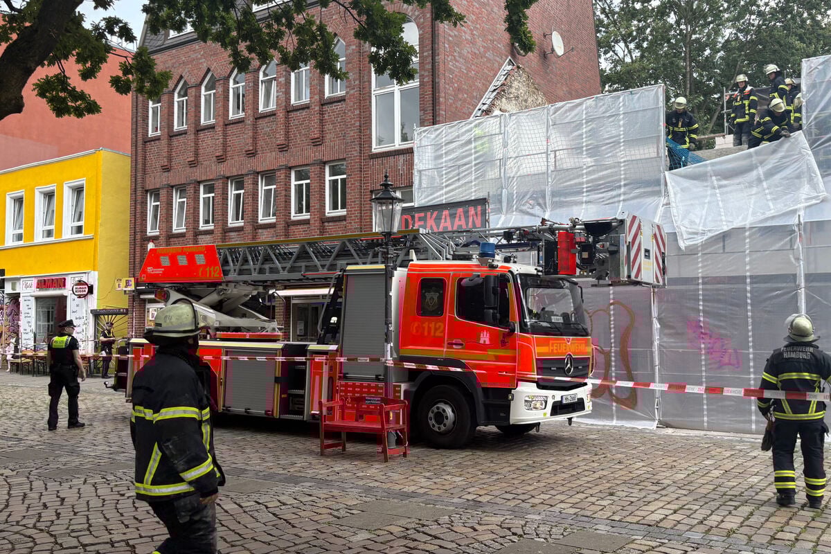 Schwerer-Arbeitsunfall-auf-Baustelle-Person-durch-eingest-rzte-Wand-verletzt