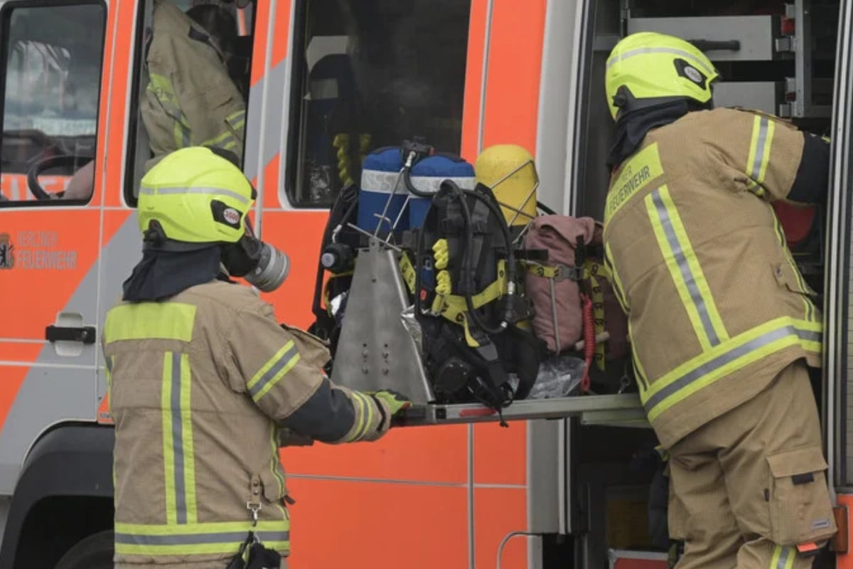 Ehemaliger Supermarkt in Flammen: Feuerwehr rückt in Buckow an