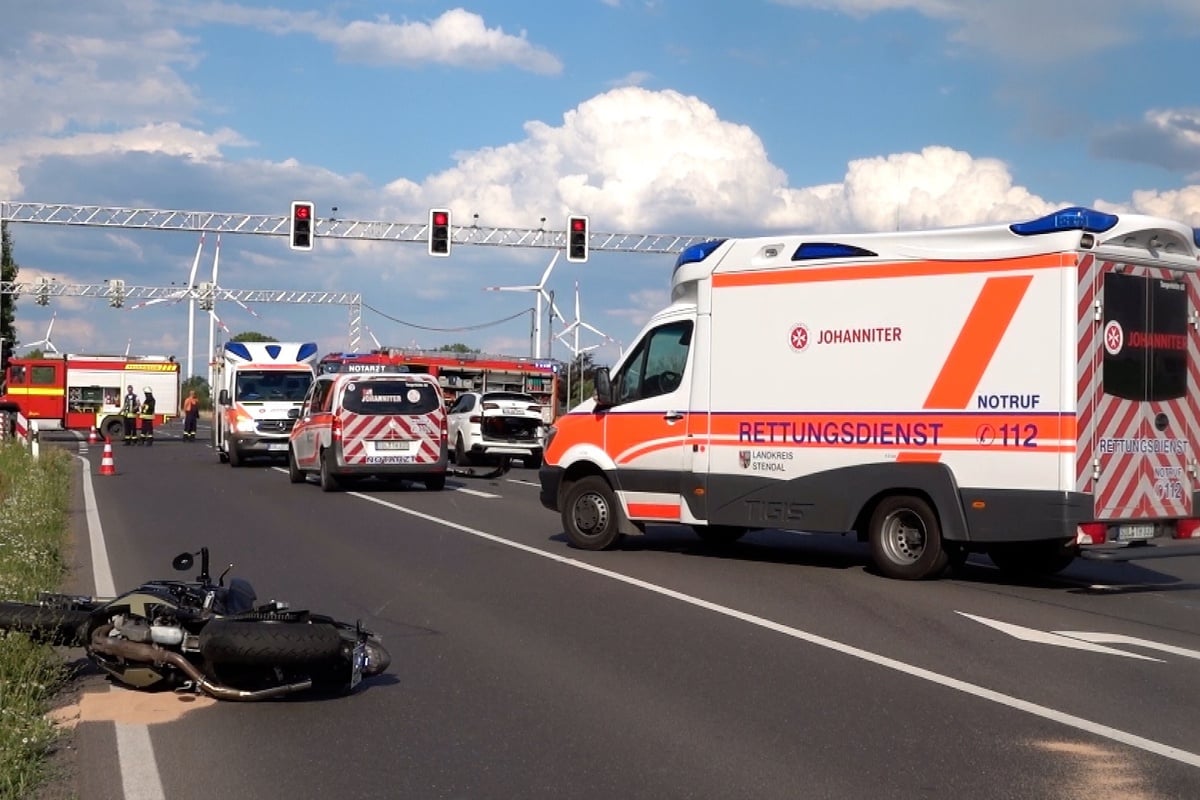 Biker Und SUV Krachen Zusammen: Tödlicher Unfall Auf Der B189 In Lüderitz