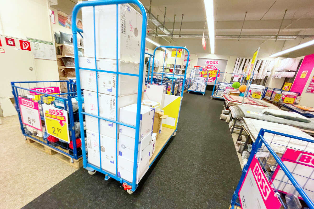 Möbel Boss in Neunkirchen verkauft am Sonntag (31.10.) diese Sachen