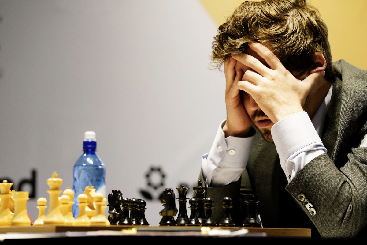 Betrug beim Schach? Weltmeister Magnus Carlsen gibt nach nur einem Zug gegen Hans Niemann auf