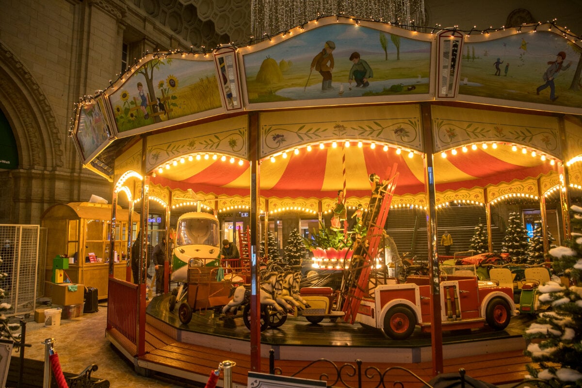 Children’s eyes should shine!  The historic carousel in Leipzig Central Station is back