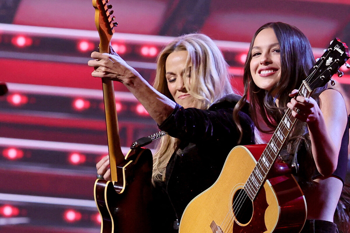 Sheryl Crow Shares Advice She Gave Olivia Rodrigo On Navigating Fame