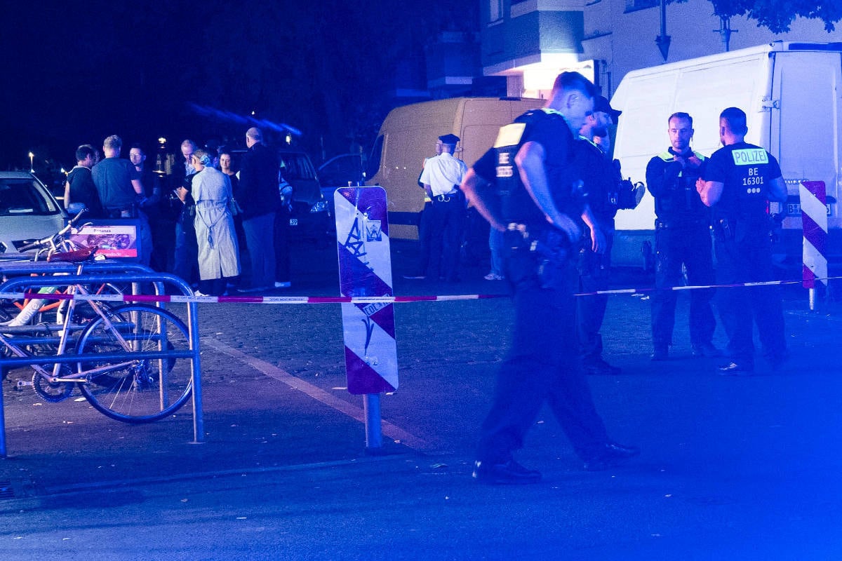 Blutige Macheten-Attacke in Mitte: Mann lebensbedrohlich verletzt