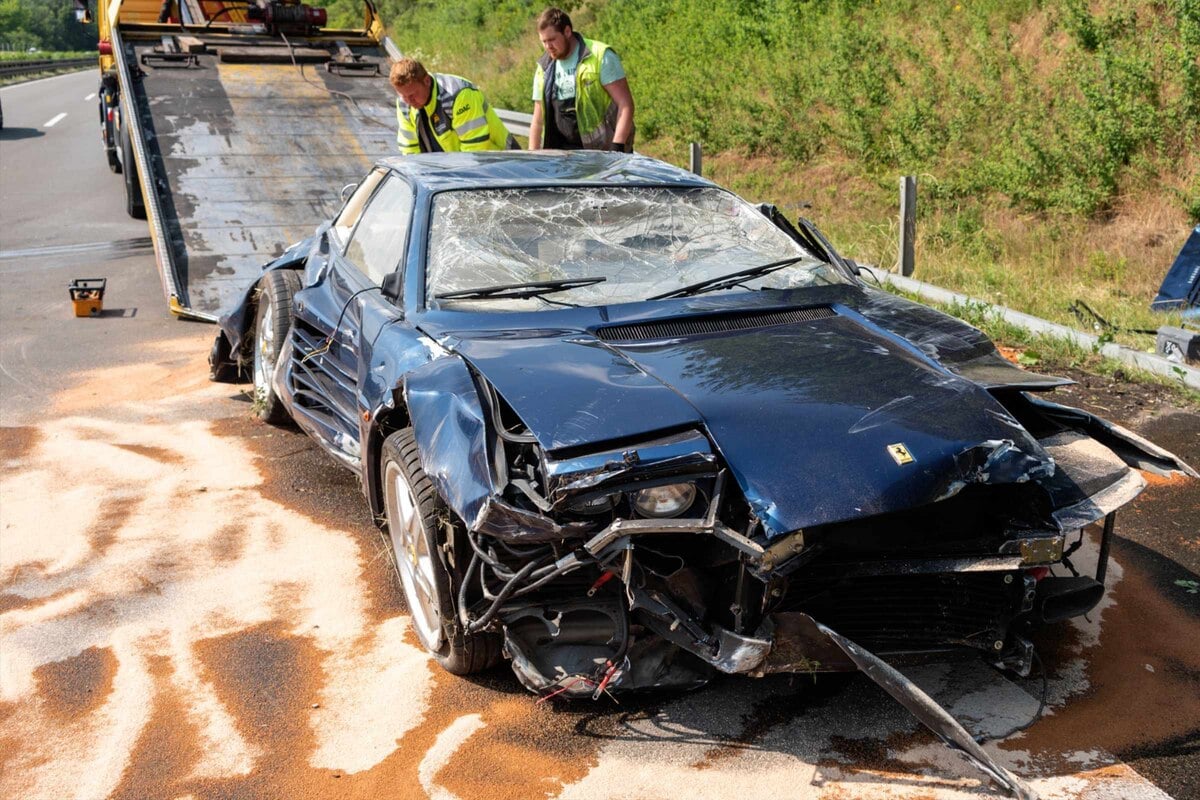 unfall a39 totalschaden ferrari kracht bei winsen in leitplanke und uberschlagt sich tag24