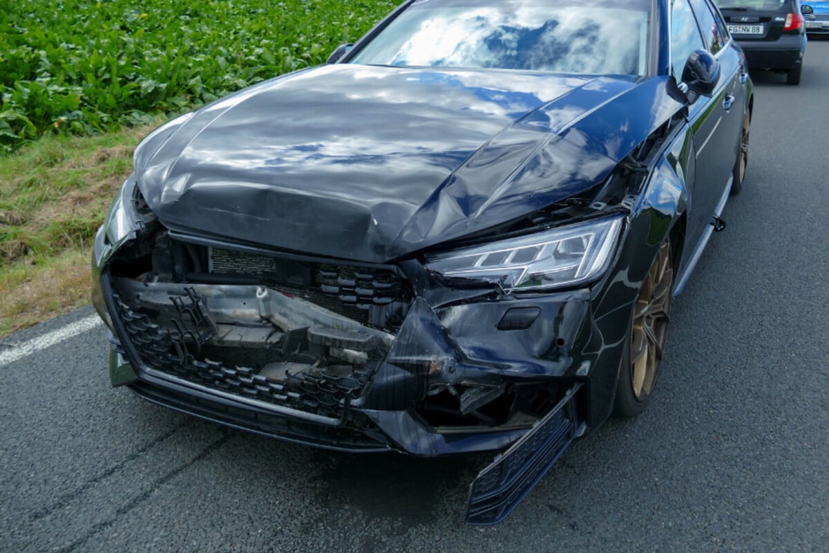 Erst-Schlangenlinien-dann-bremst-Skoda-Fahrer-abrupt-ab-War-Alkohol-im-Spiel-