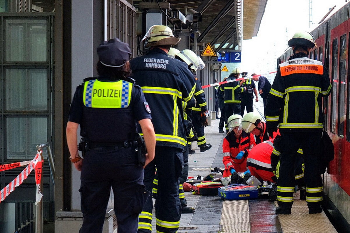Frau stürzt auf Gleise und wird von S-Bahn erfasst: Lebensgefahr!