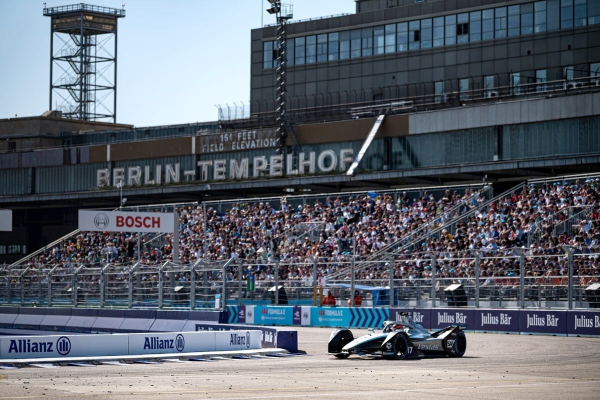 Berlin E-Prix: Renn-Show am Flughafen Tempelhof