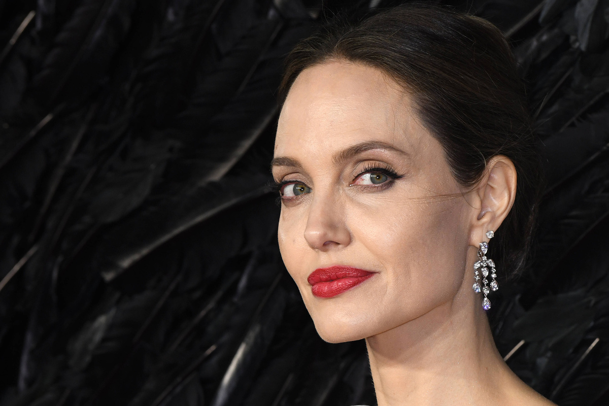 Angelina Jolie hawks expensive gift she got from Brad Pitt