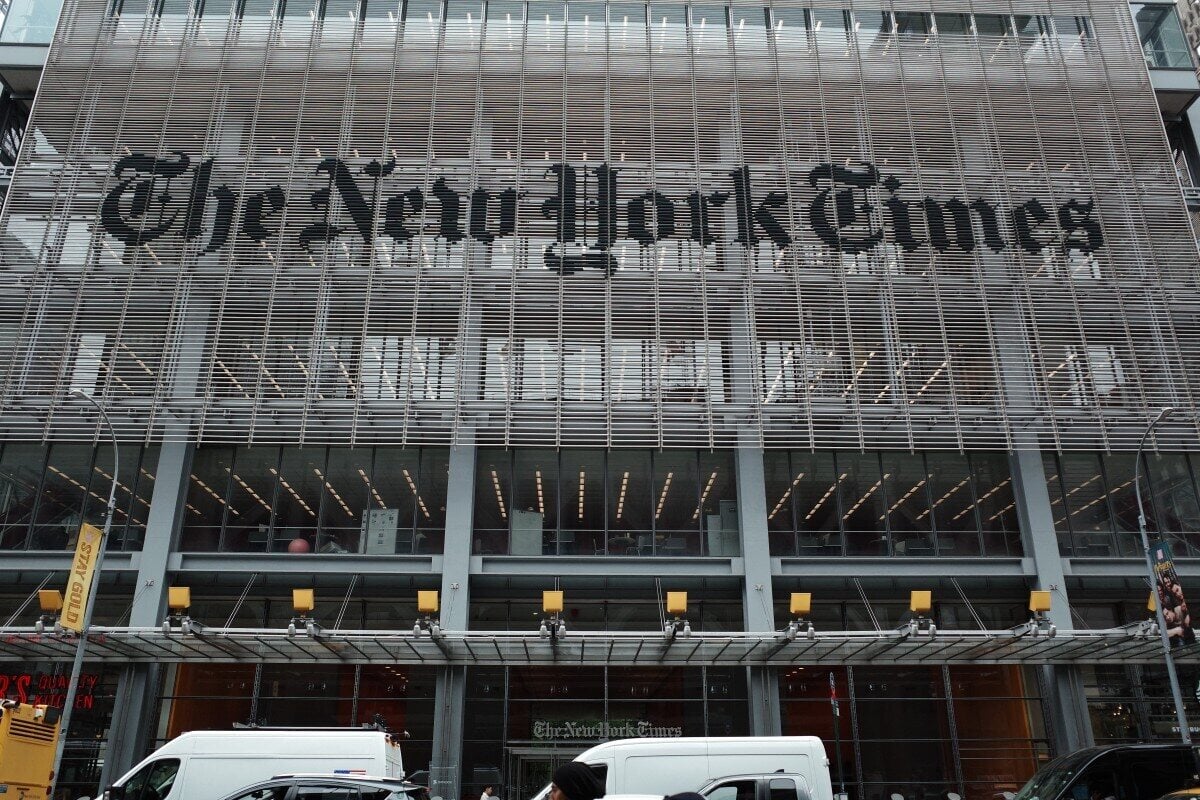 Trump admin. makes "extraordinarily aggressive" move after subpoenaing New York Times reporters