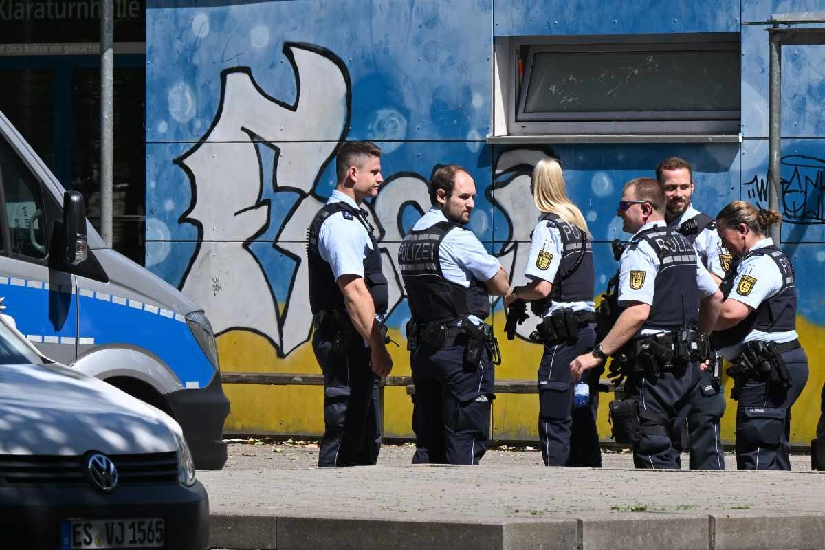 Messerattacke in Esslingen: Warum schlug der Mann in einer Schule zu?
