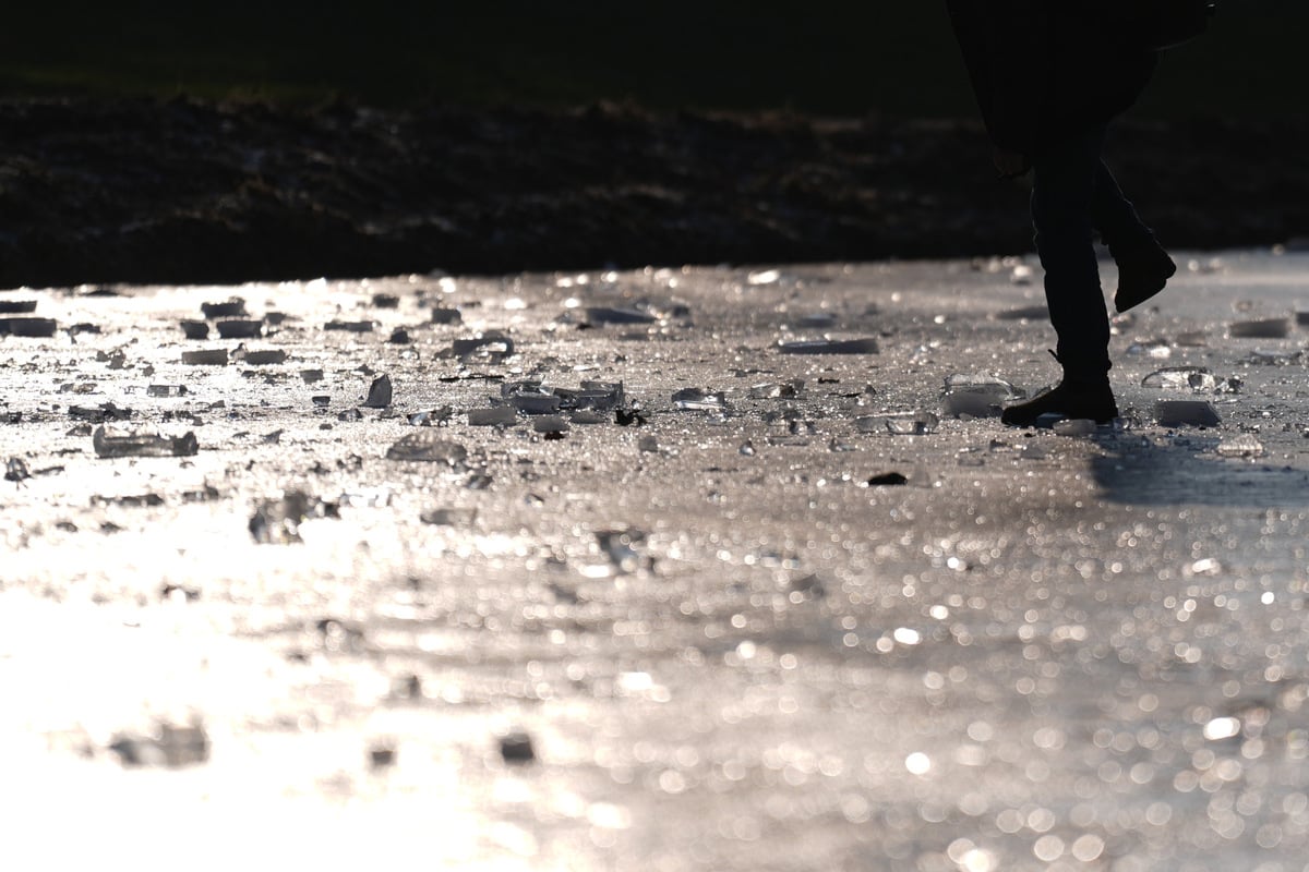 Achtung-Einbruchsgefahr-Umweltbeh-rde-warnt-vor-Betreten-von-Eisfl-chen