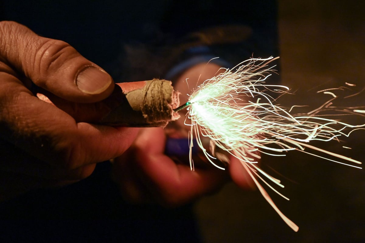 Riskante-B-llerei-im-Harz-Rakete-explodiert-unter-fahrendem-Auto