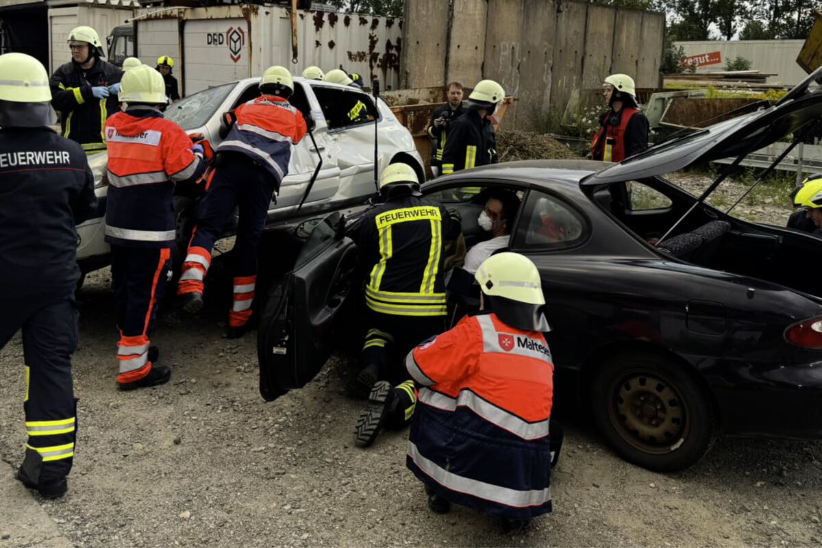 Feuerwehr rückt zu sonderbarem Unfall aus: Was dahinter steckt