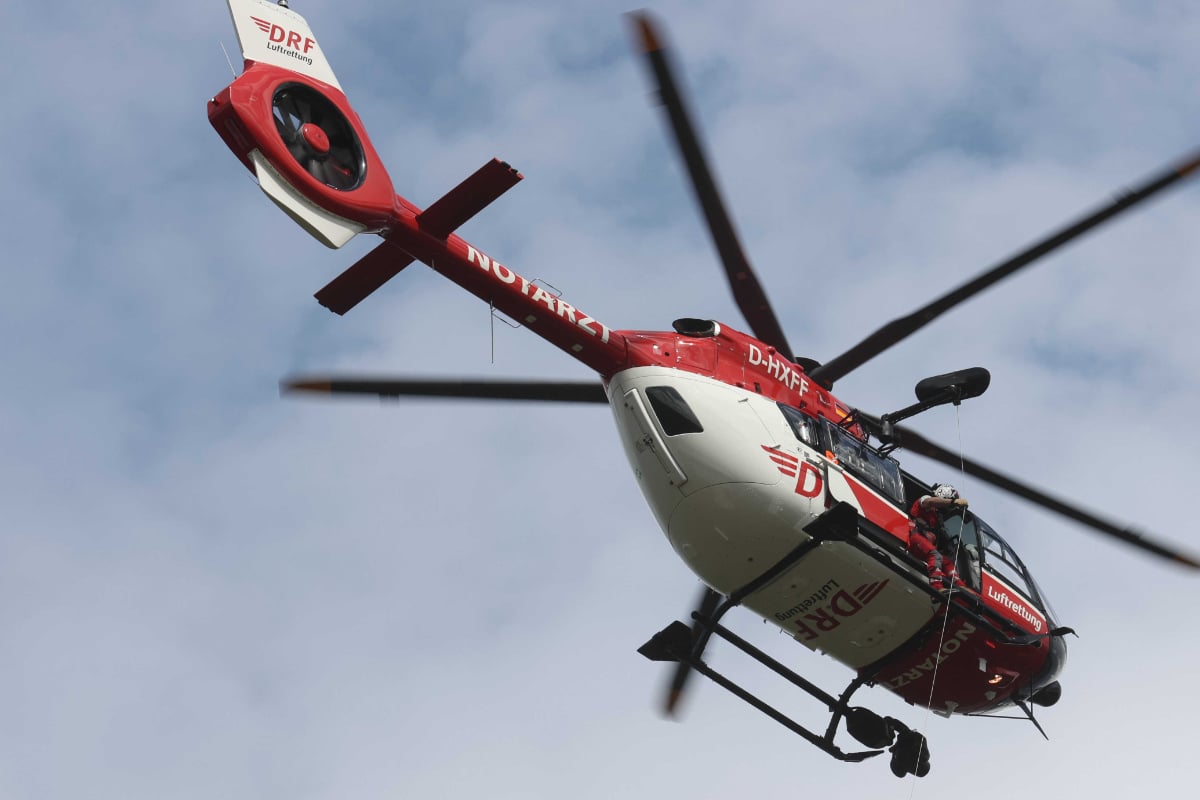Hubschrauber-Einsatz-auf-A71-Autofahrer-bei-Unfall-lebensgef-hrlich-verletzt
