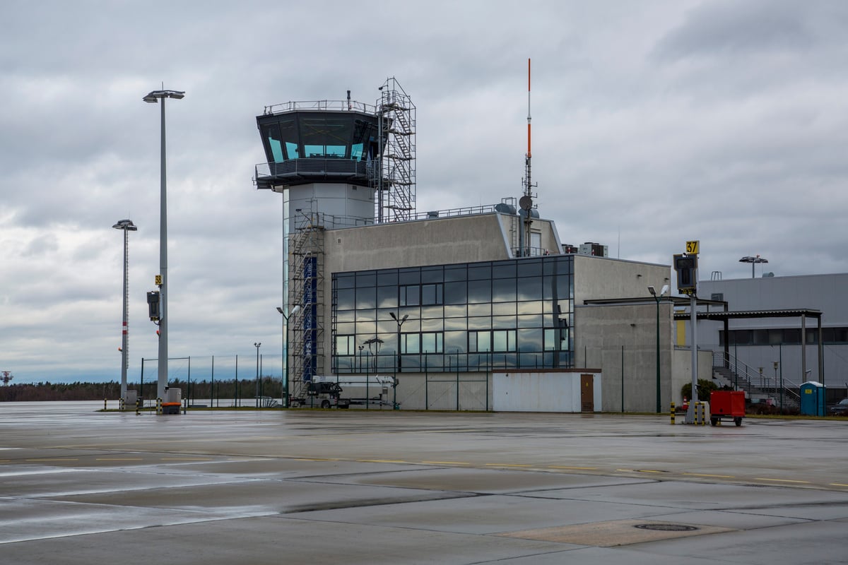 Storm and hail in Dresden: the airport has to divert machines