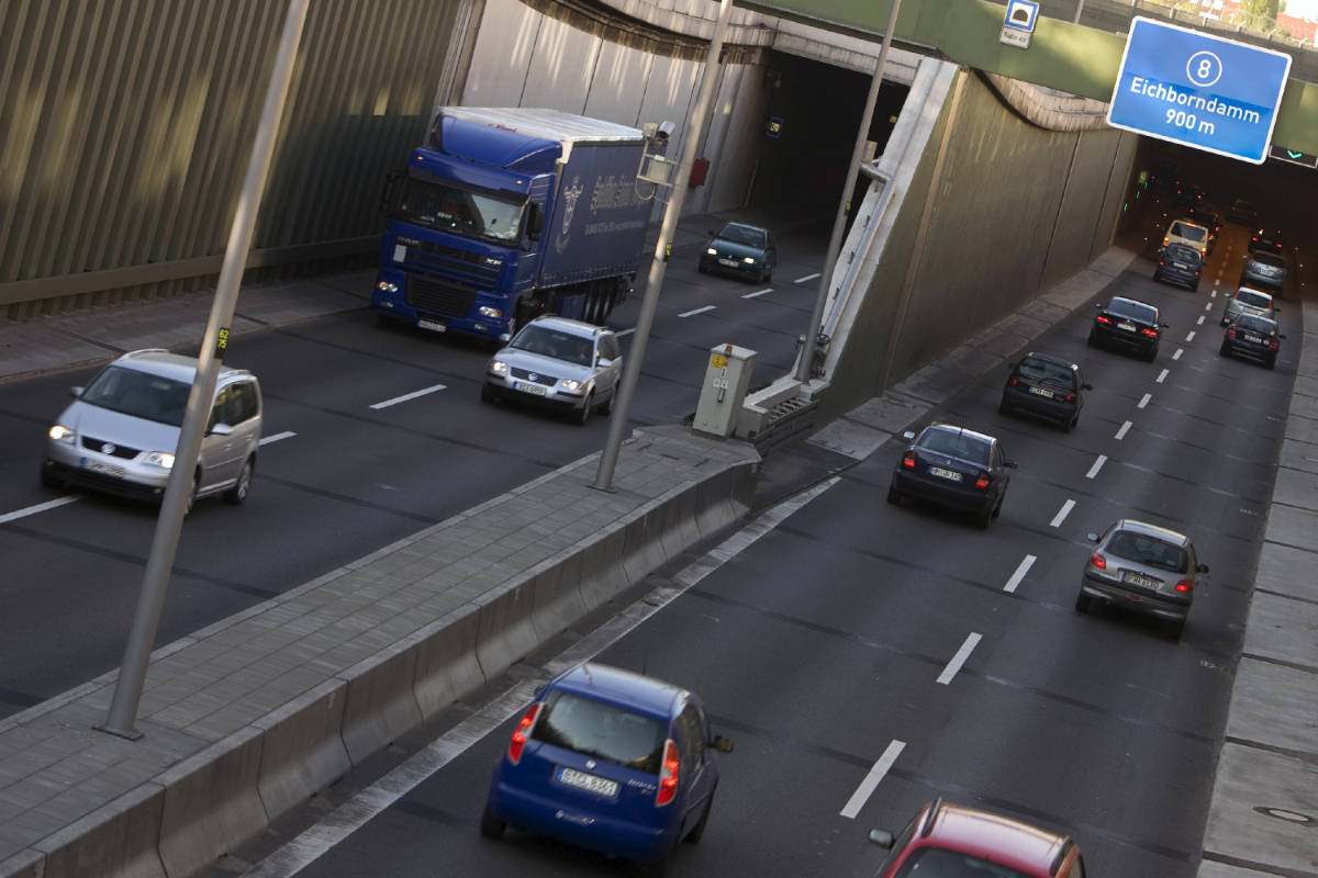Gefährliches Treiben: Steinhagel auf Berliner Stadtautobahn