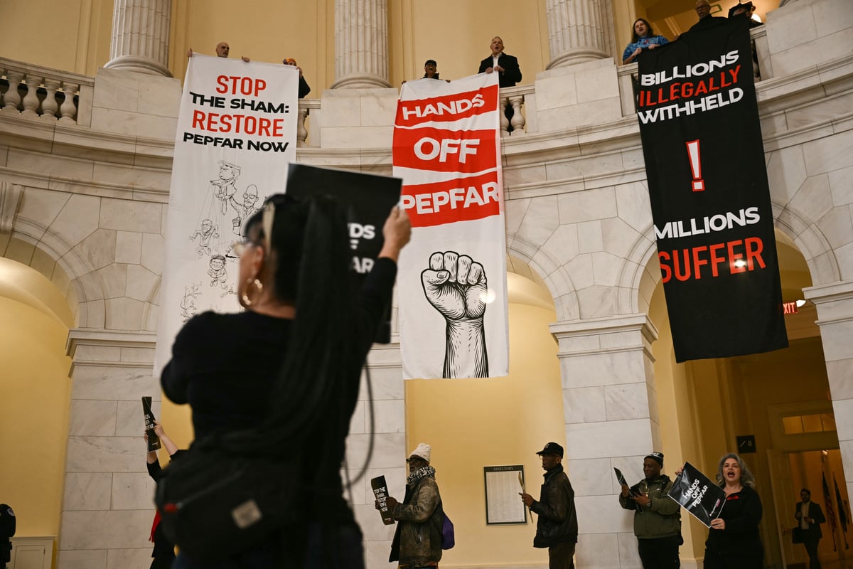 Top experts quits flagship AIDS program over Trump administration's authoritarianism