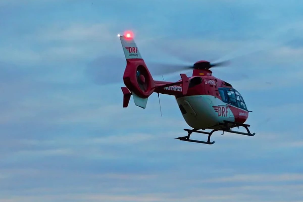 Drei Verletzte bei heftigem Crash: Hubschrauber im Einsatz