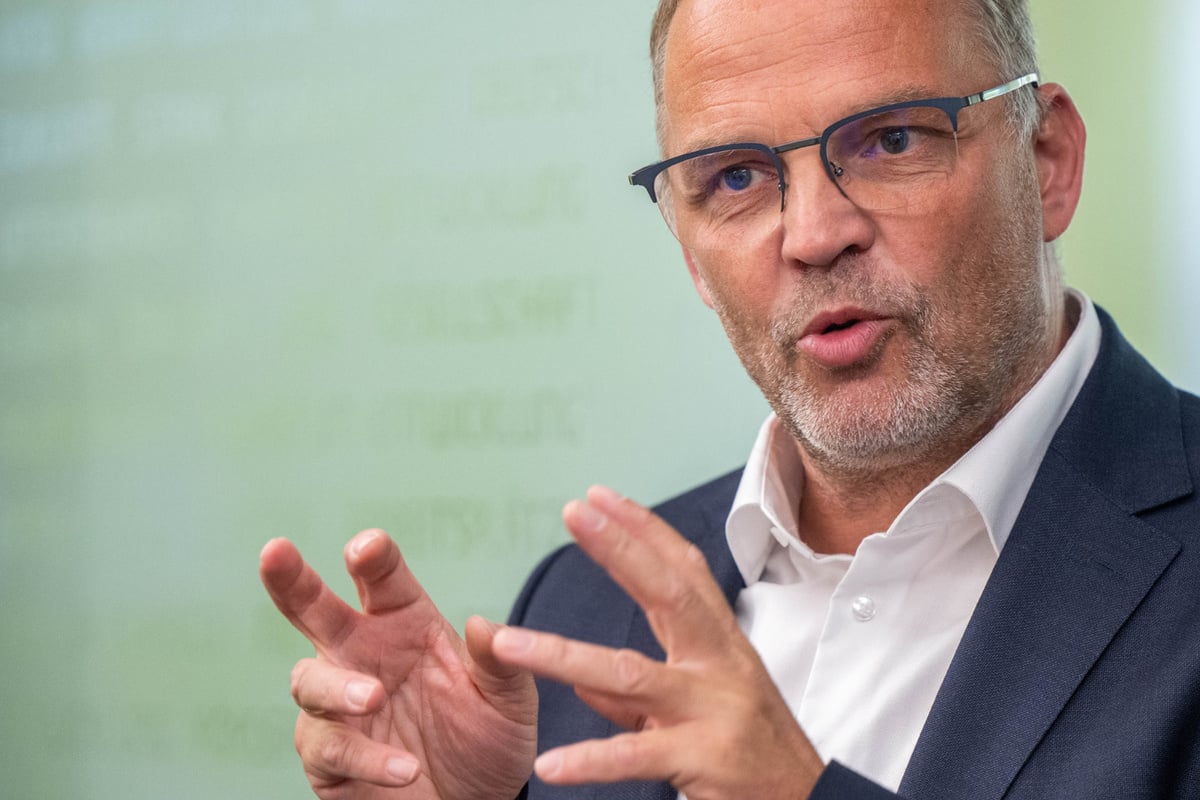 Nach Rücktritt: Mittelsachsen-Landrat Neubauer teilt gegen MP Kretschmer aus!