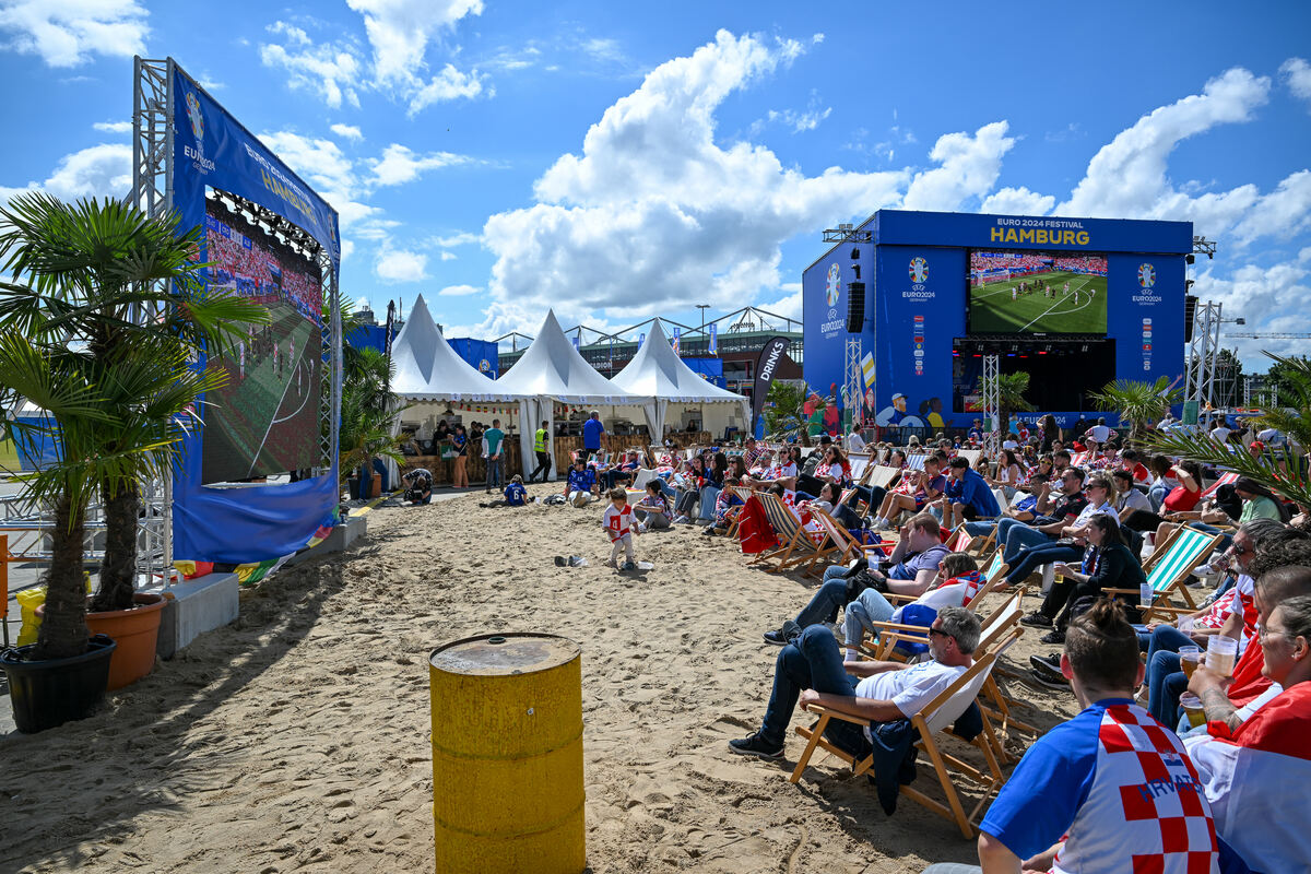 Sturmwarnung in Hamburg: Muss die EM-Fanzone geschlossen bleiben?