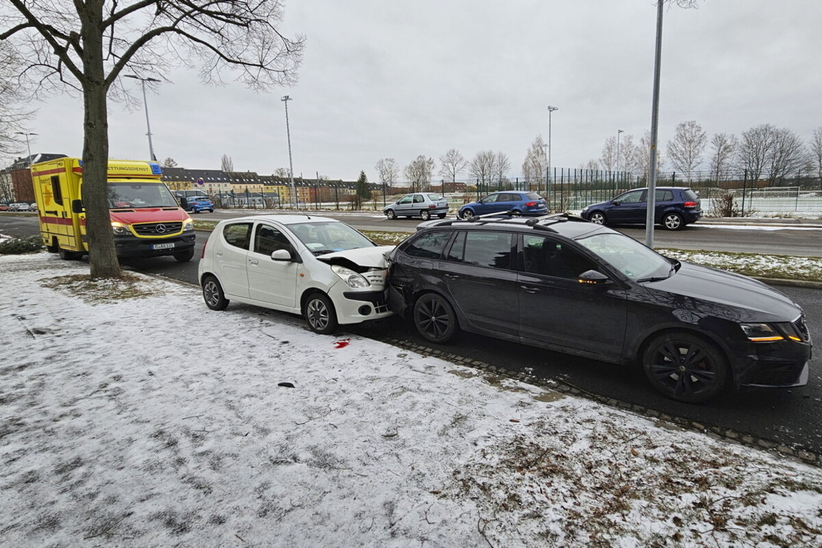 Nissan Kracht Auf Skoda: Schwerer Unfall In Chemnitz