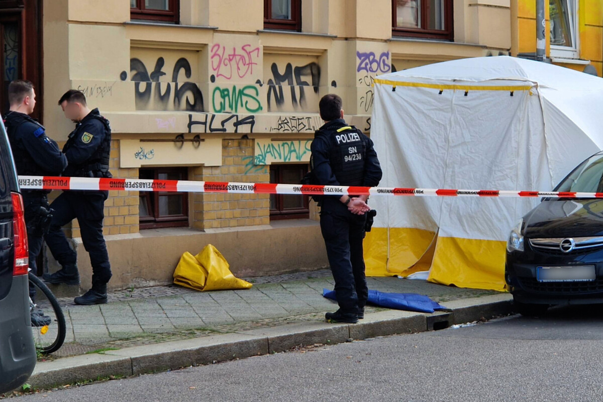 Tragischer Unfall in Connewitz: 70-Jährige fällt beim Fensterputzen in die Tiefe und stirbt