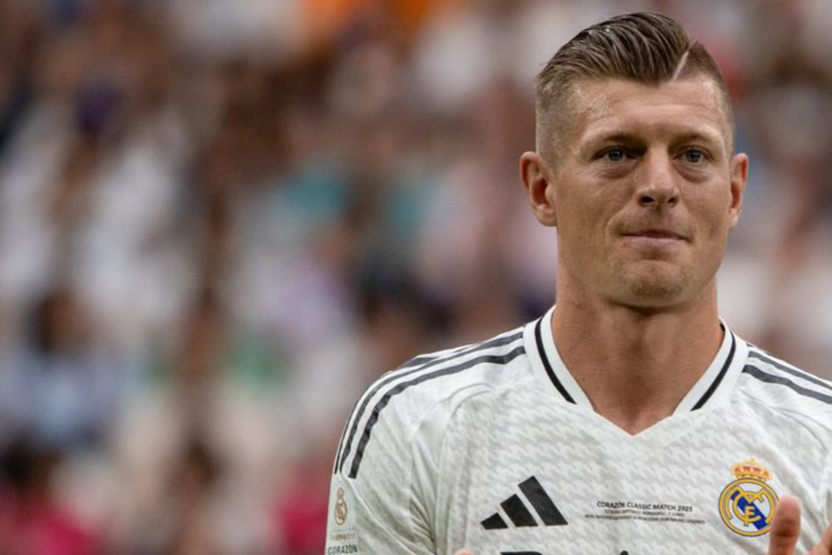Erster-Besuch-im-Friseursalon-seit-15-Jahren-macht-Ex-DFB-Star-Kroos-fix-und-fertig