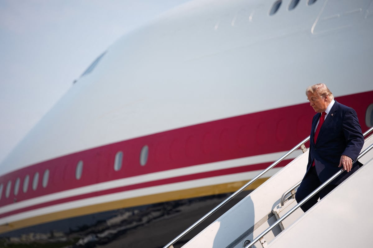 Trump says US "couldn't build a plane like this" on first flight in Qatar-gifted Air Force One