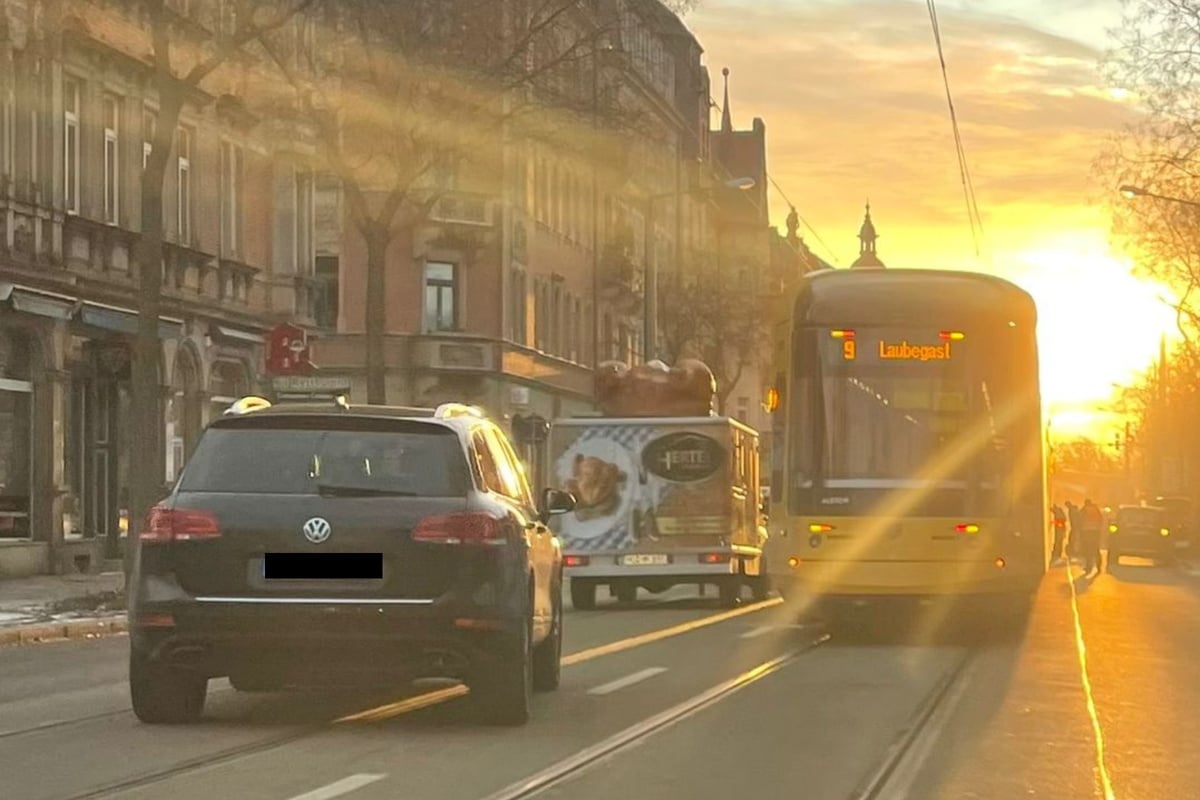 VW-Fahrerin-erfasst-Fu-g-nger-in-Pieschen