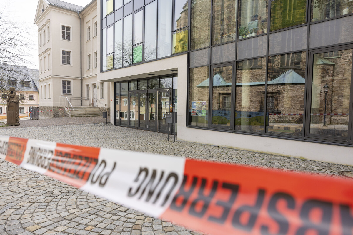 Bombendrohung! Schulzentrum im Erzgebirge evakuiert
