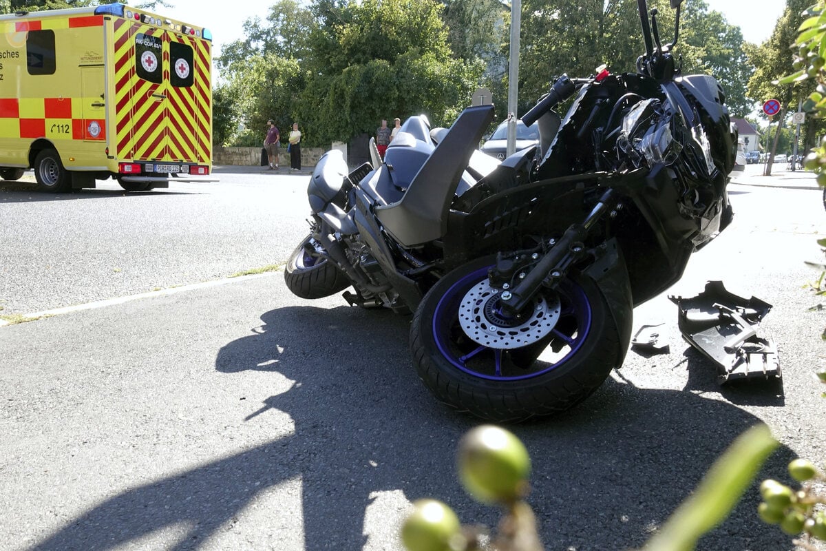 Alkohol-Fahrt-durch-Pirna-endet-mit-Unfall-Motorradfahrer-verletzt