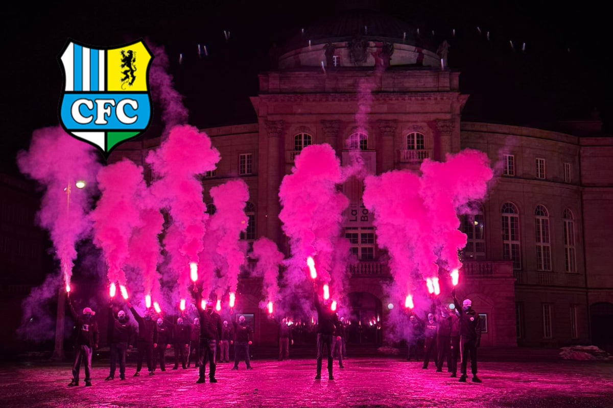 Pyrotechnik-in-der-T-rkei-und-Chemnitz-CFC-Fans-lassen-es-kr-ftig-krachen-