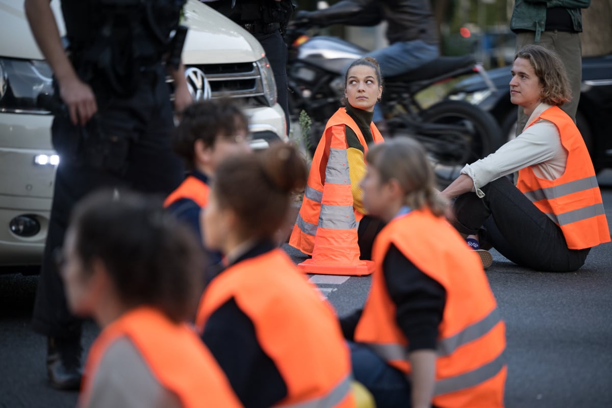 "Letzte Generation": Klima-Kleber Blockieren Wieder Verkehr In Berlin