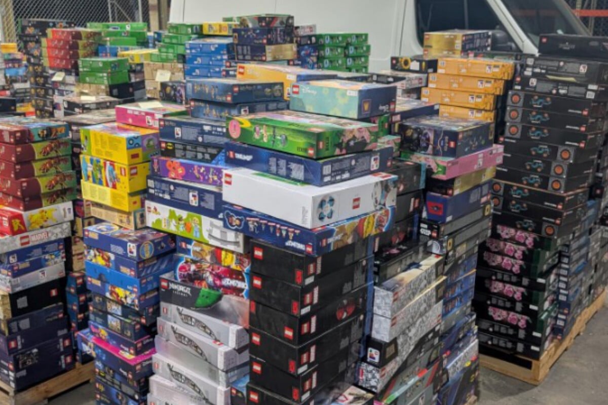 Unglaublicher Fund: Polizei stößt auf spektakuläre Menge an Spielbausteinen