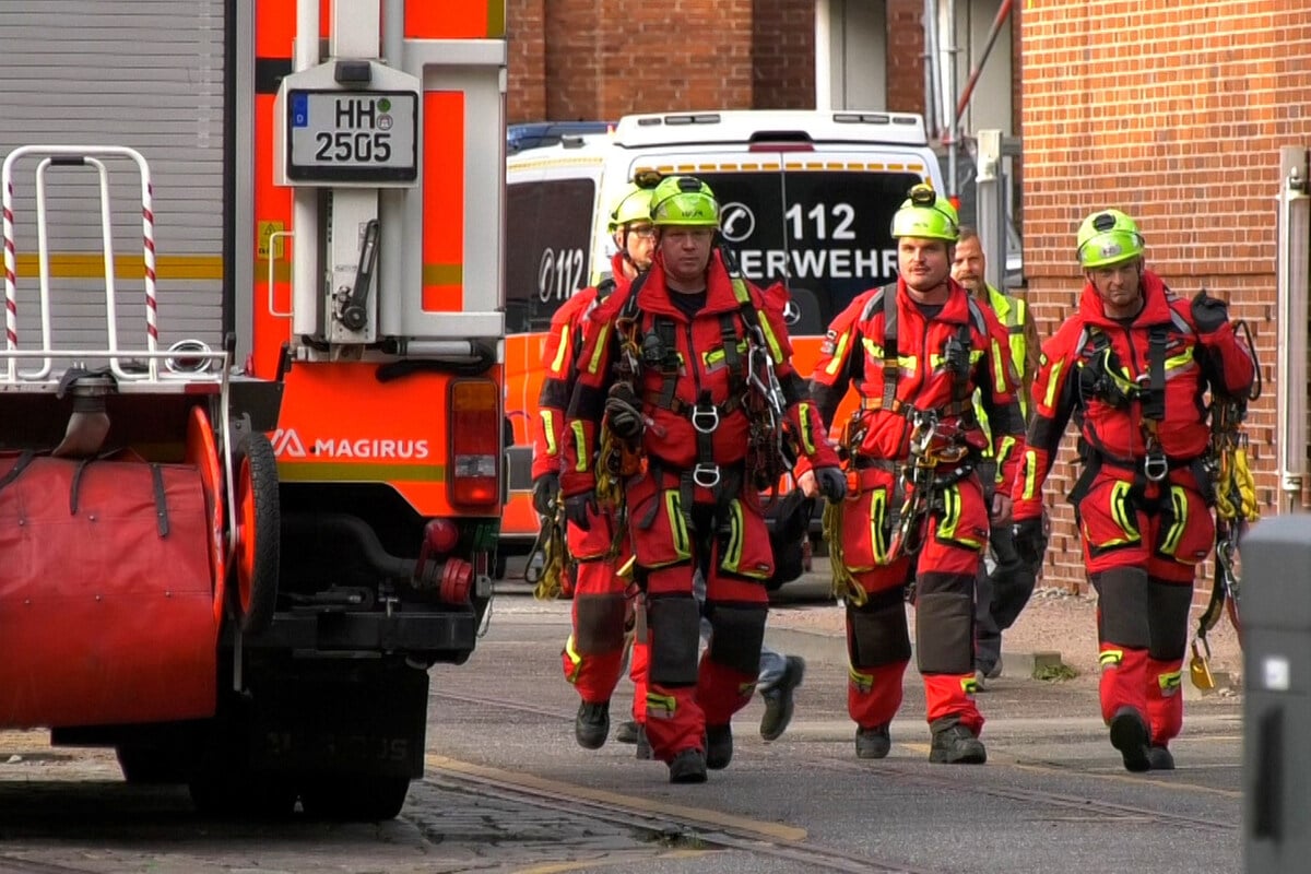 Gerüst umgestürzt! Zwei Arbeiter in Hamburg lebensgefährlich verletzt