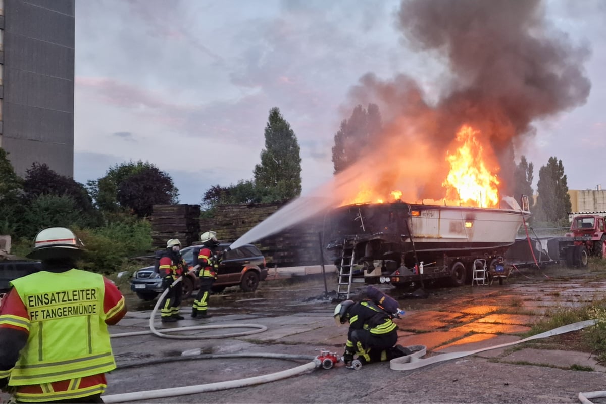 Motorboot explodiert: Zwei Personen schwer verletzt!