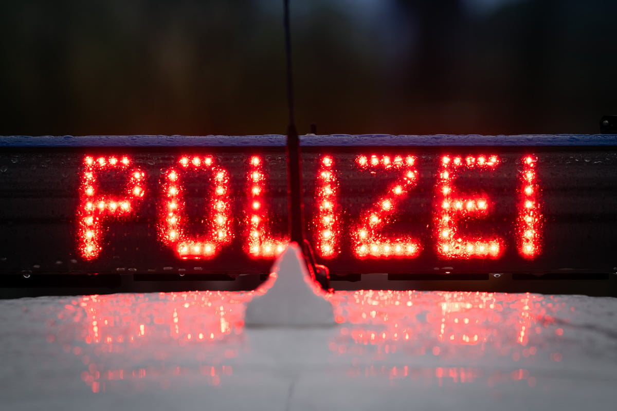 Tödlicher Unfall in Niederbayern: Autofahrer übersieht Biker (†24) beim Abbiegen