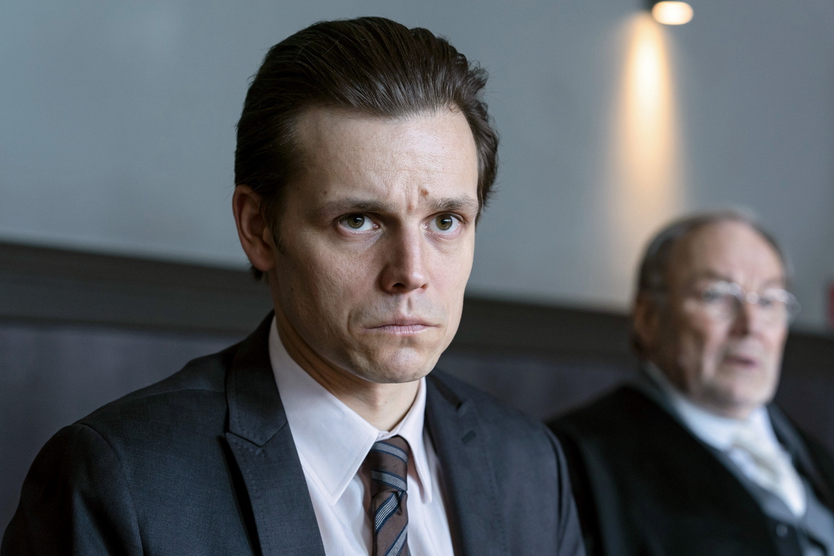 Filme Und Serien Von Franz Hartwig Franz Hartwig im Schirach-Eventfilm "Feinde": Monster mit weichem Gesicht