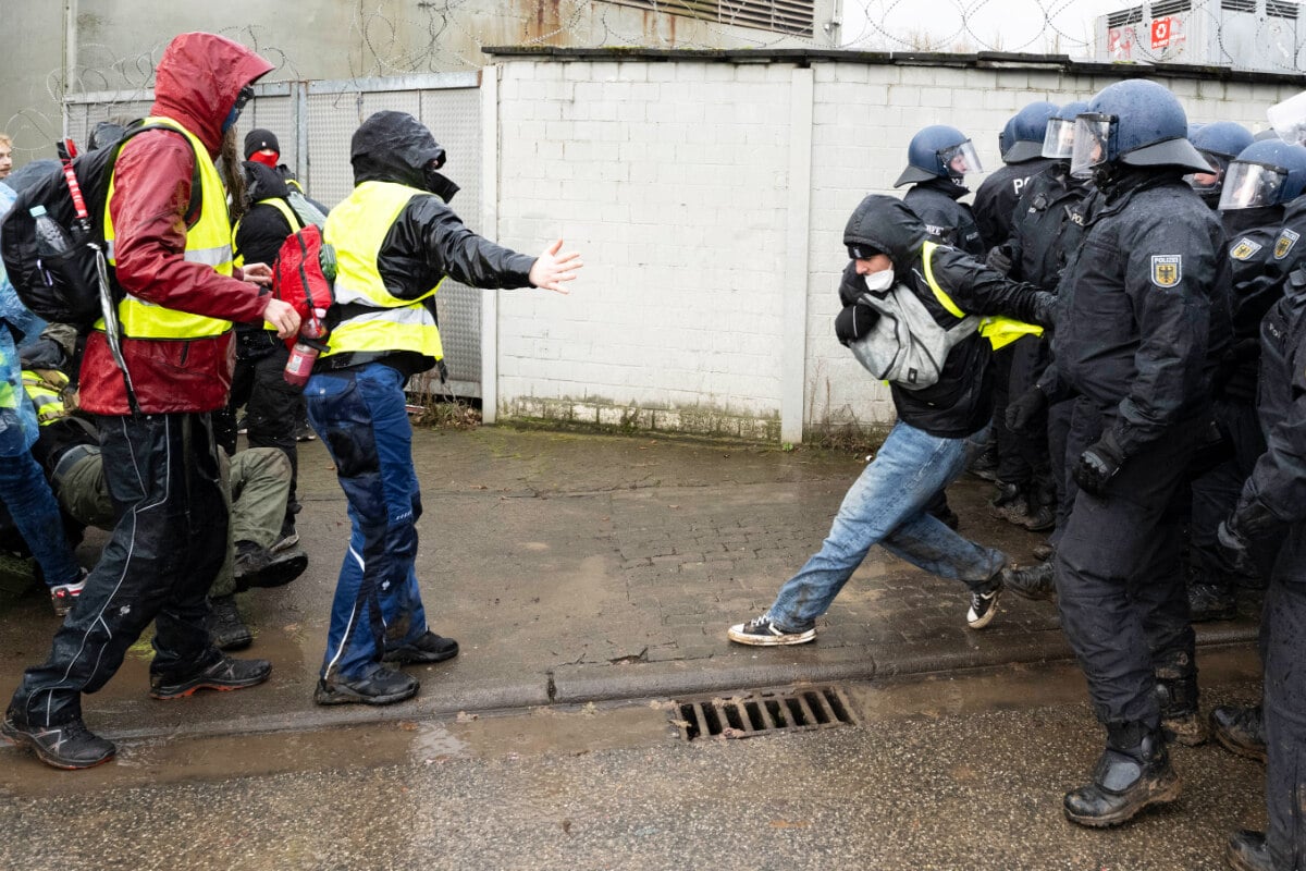 Heftige-Anti-AfD-Proteste-Zahl-der-Strafanzeigen-steigt-weiter-an-