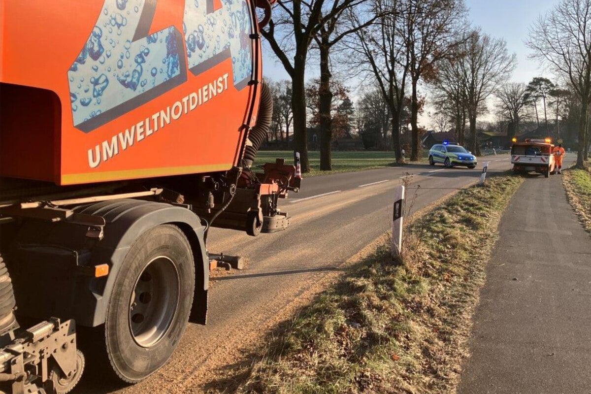 Stundenlange-Sperrung-im-Norden-Lkw-verliert-500-Kilo-Biertreber