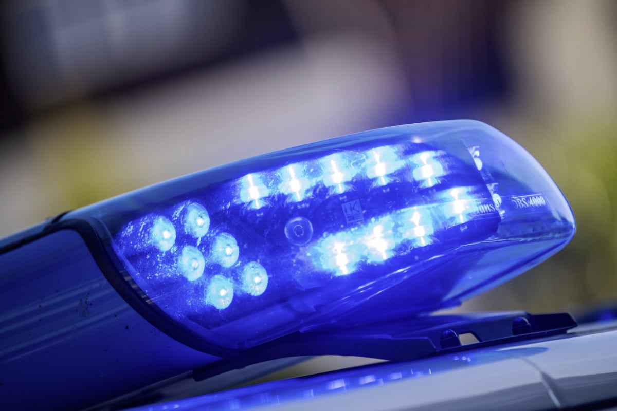 Messer-Mann-raubt-Tankstelle-aus-und-l-sst-sich-von-Angestellter-kutschieren