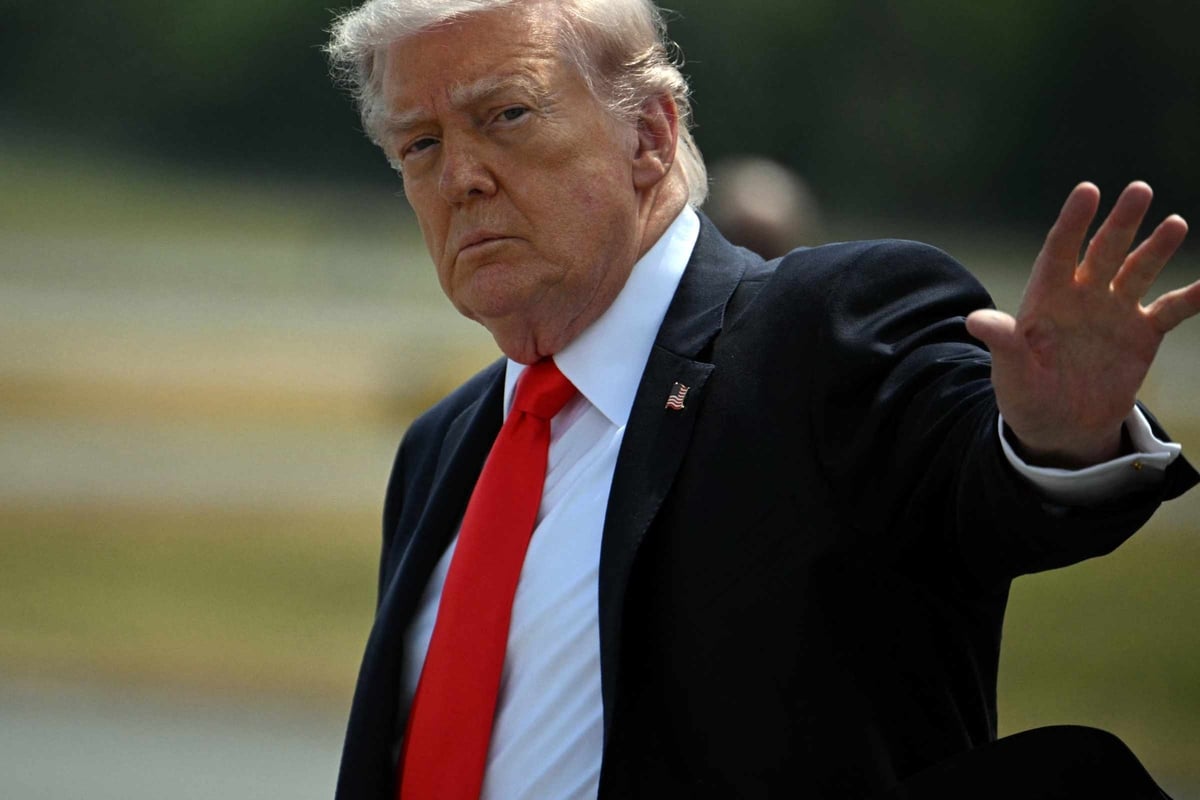 Trump phones US World Cup team before their first match: "I just called to say..."
