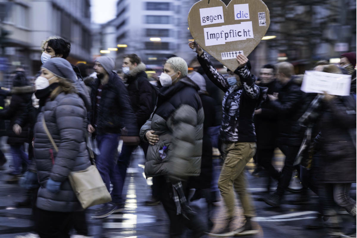 Corona demo in Frankfurt: three times as many participants as expected