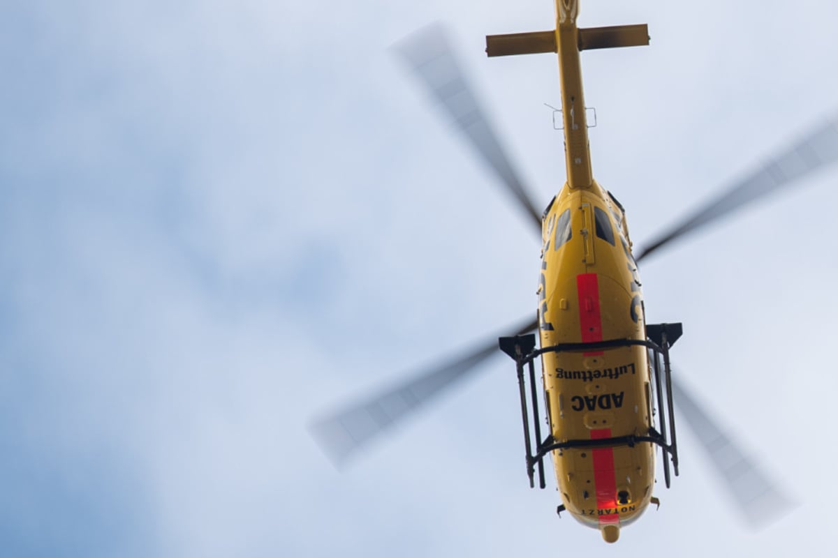 Hubschraubereinsatz nach schwerem Unfall auf A21: 20-Jähriger in Lebensgefahr