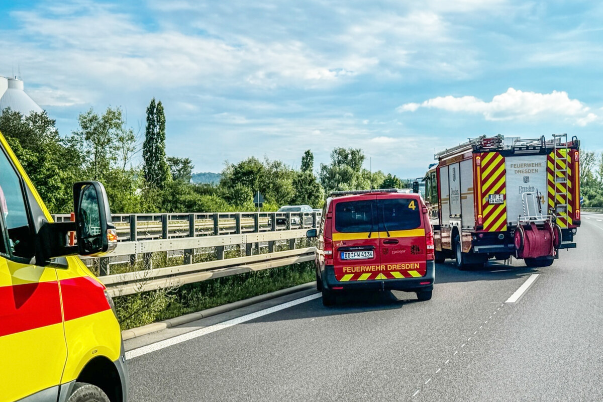 Unfall auf A4 bei Dresden: Zwei Verletzte, Vollsperrung
