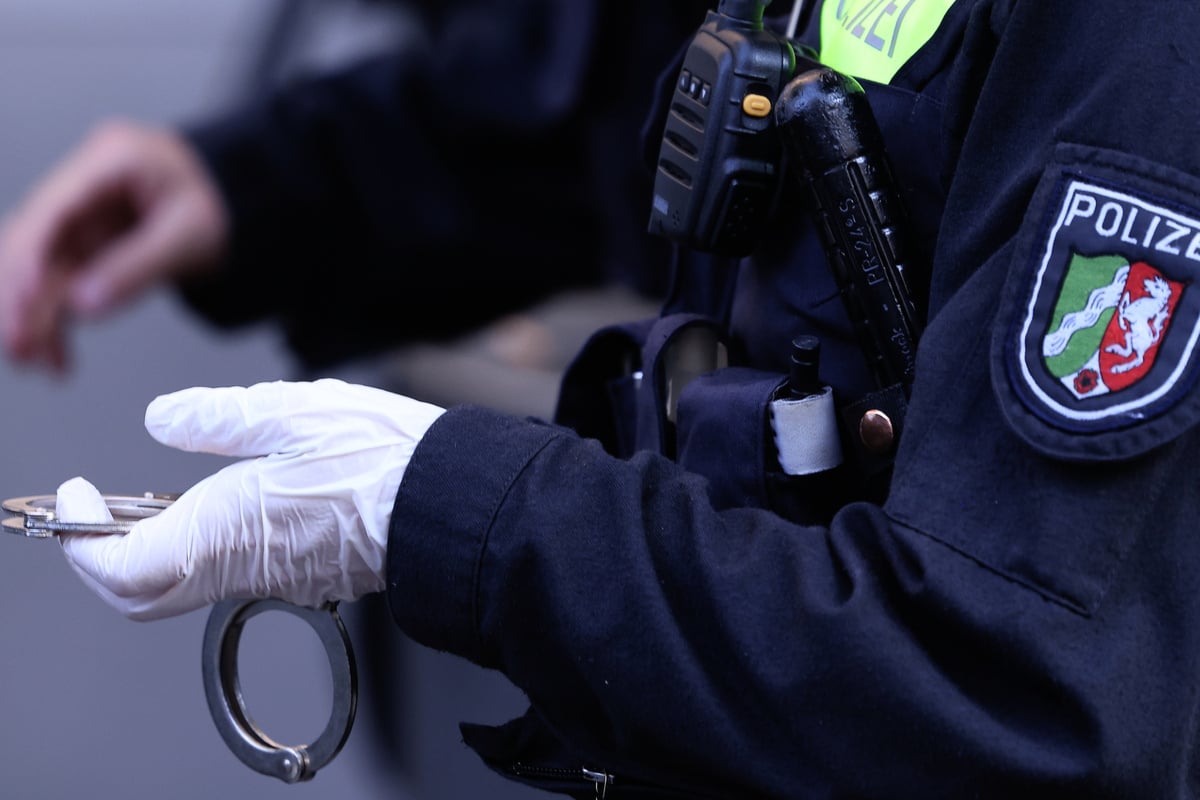 Razzia-in-NRW-Polizei-schnappt-mutma-liche-Drogen-und-Waffenbande