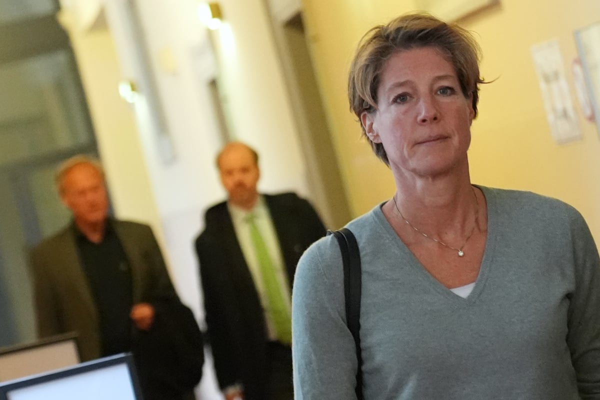 Christina Block im Gespräch mit Zeugin: 